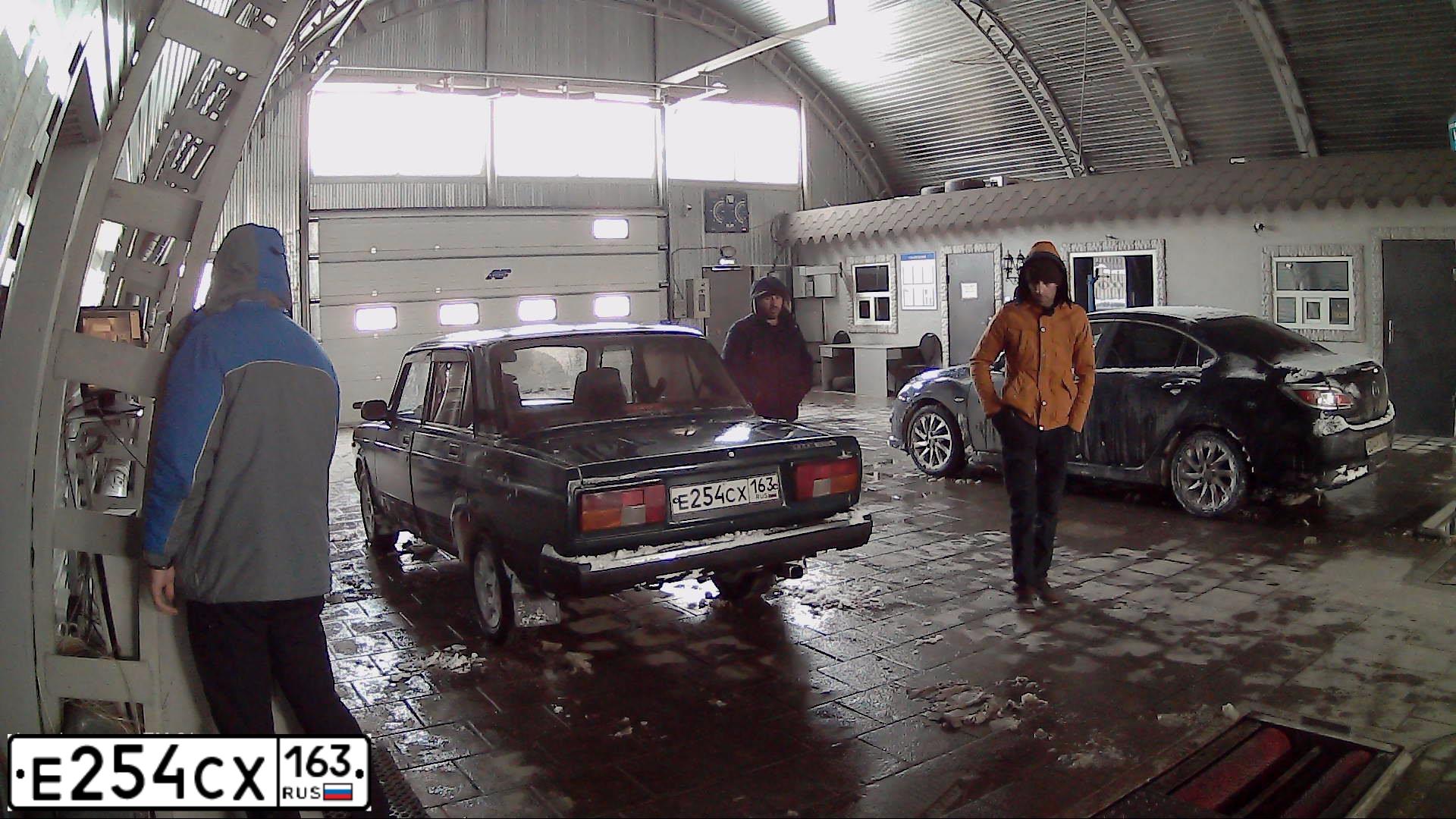 Фото автомобиля LADA 2105, 2007 — госномер Е254СХ163. Цвет: Темно-зеленый