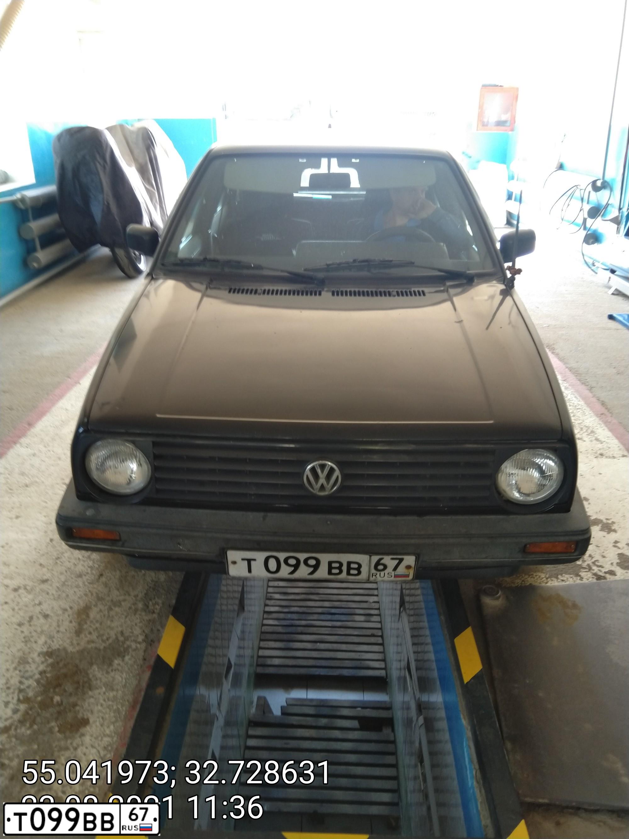 Фото автомобиля VOLKSWAGEN GOLF, 1988 — госномер Т099ВВ67. Цвет: ЧЕРНЫЙ