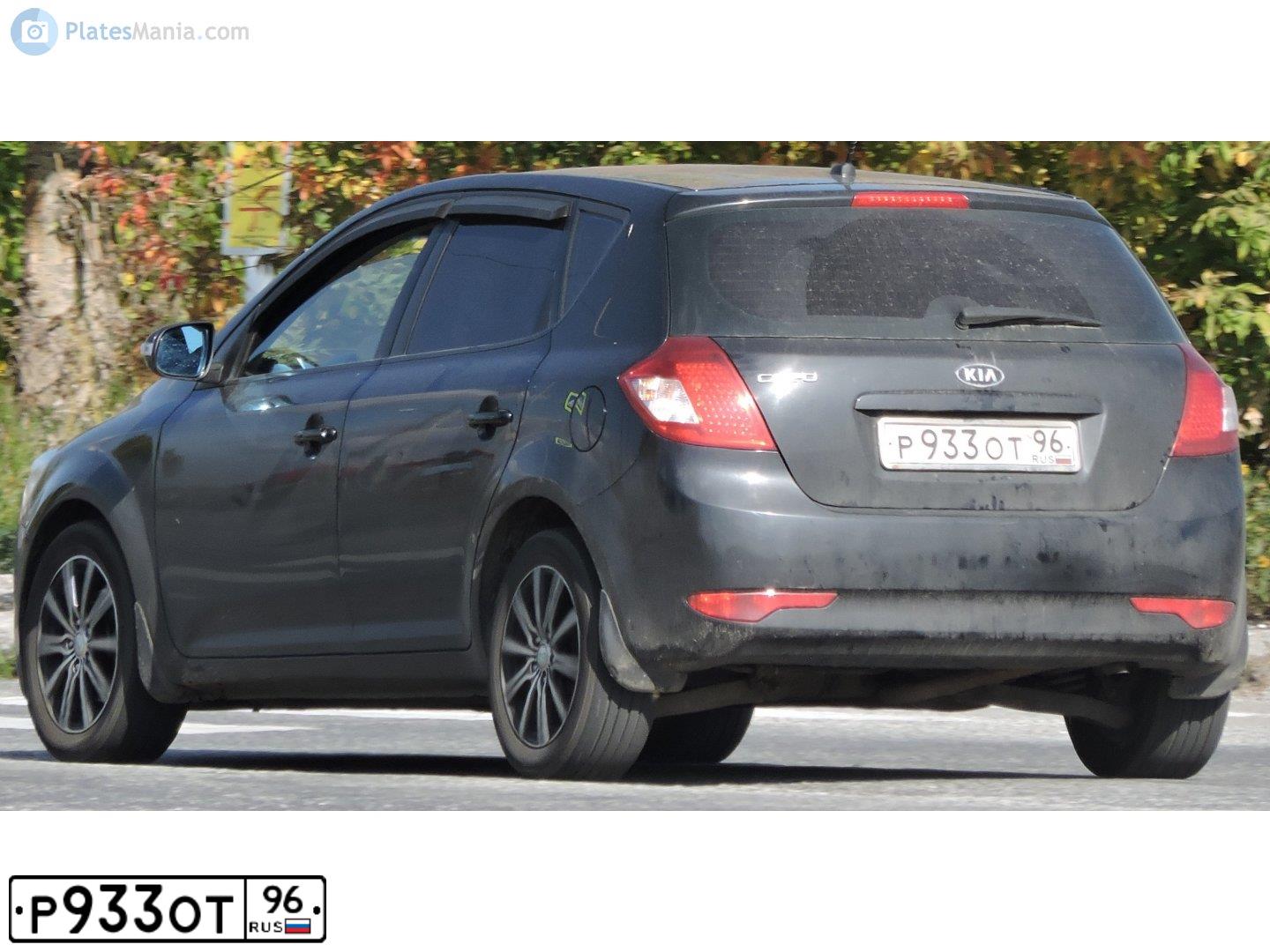 Фото автомобиля KIA CEE'D, 2010 — госномер Р933ОТ96. Цвет: ЧЕРНЫЙ