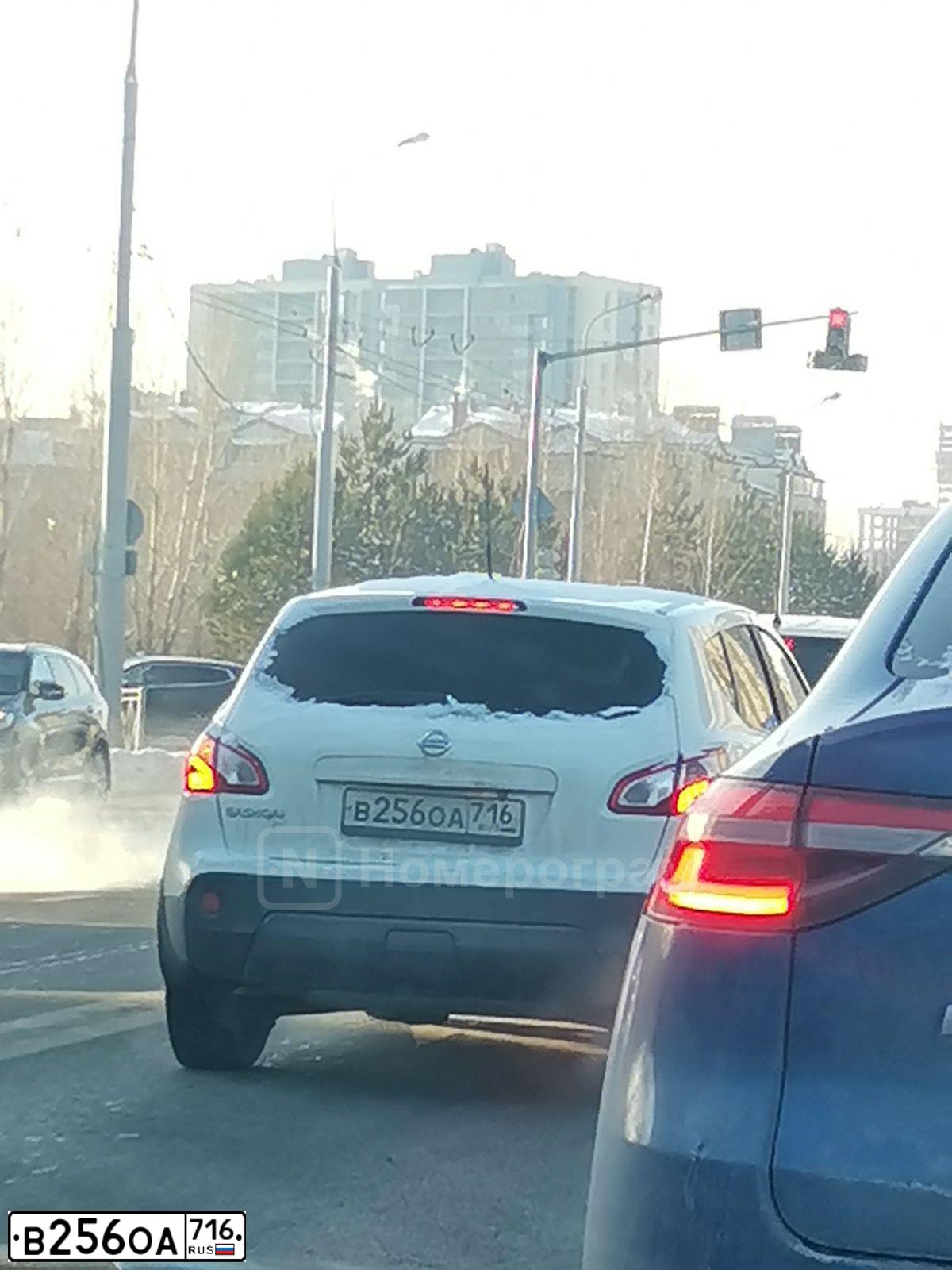 Фото автомобиля NISSAN QASHQAI, 2013 — госномер В256ОА716. Цвет: Белый