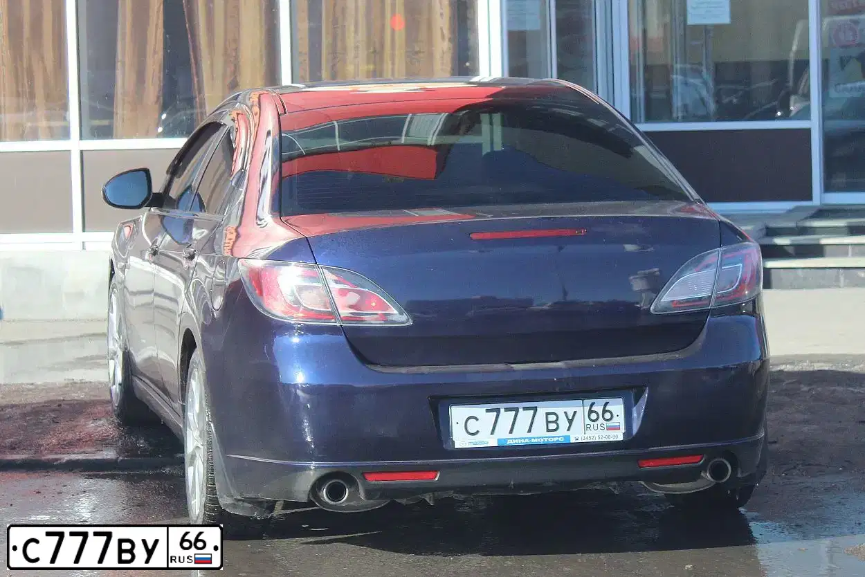 Фото автомобиля RENAULT SYMBOL, 2003 — госномер С777ВУ66. Цвет: ЧЕРНЫЙ