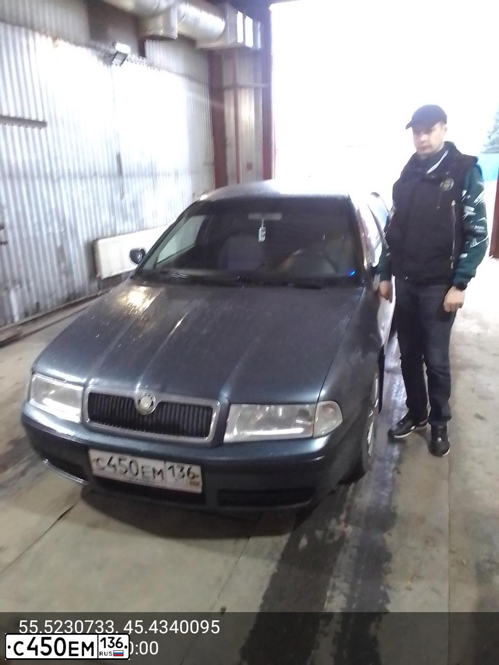 Фото автомобиля SKODA OCTAVIA, 2006 — госномер Х601МХ152. Цвет: СЕРЫЙ