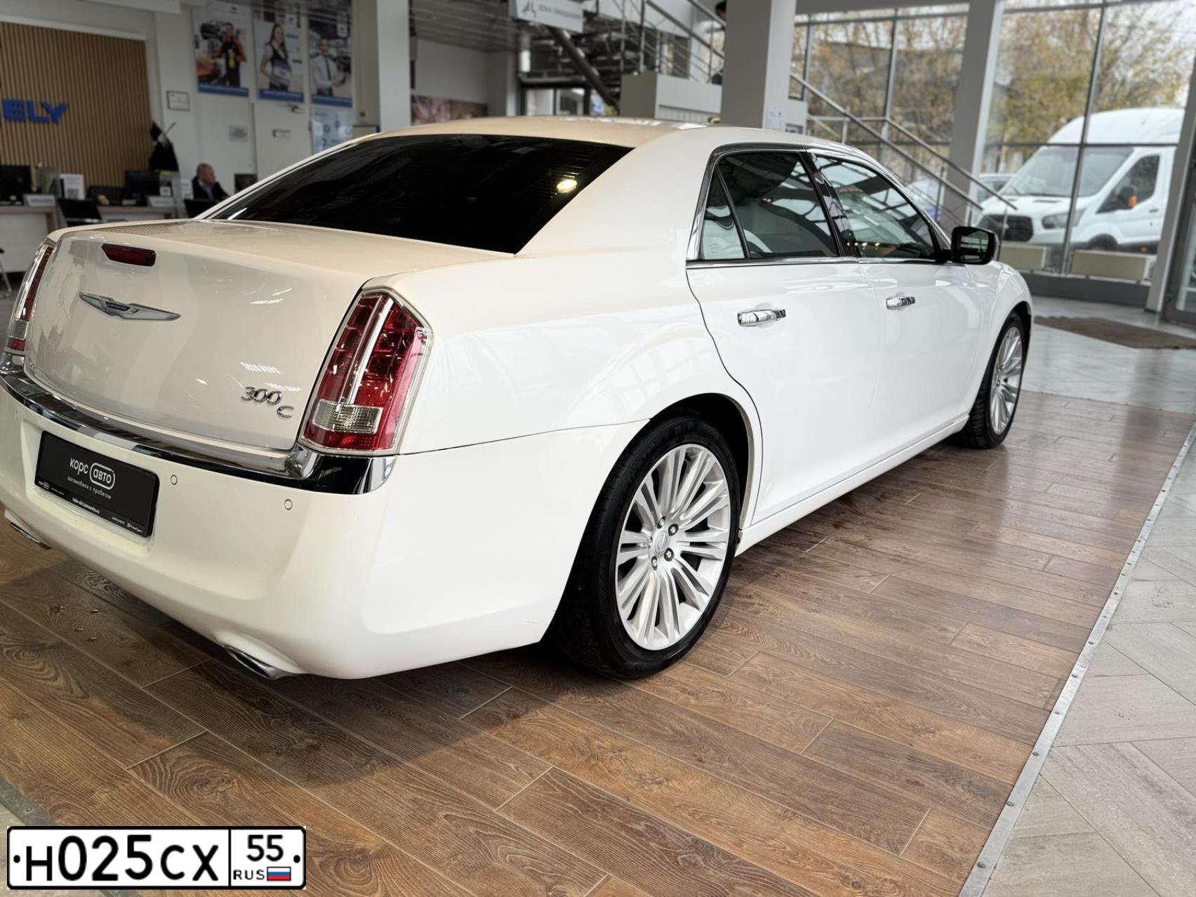 Фото автомобиля AUDI A8, 2010 — госномер Н025СХ55. Цвет: ЧЕРНЫЙ