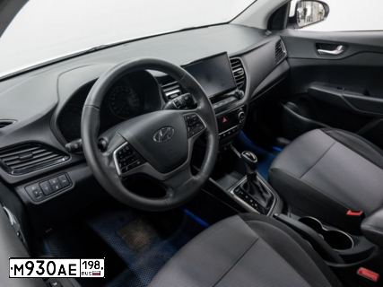 Фото автомобиля MAZDA PROTEGE, 2003 — госномер М938АЕ198. Цвет: Серебристый