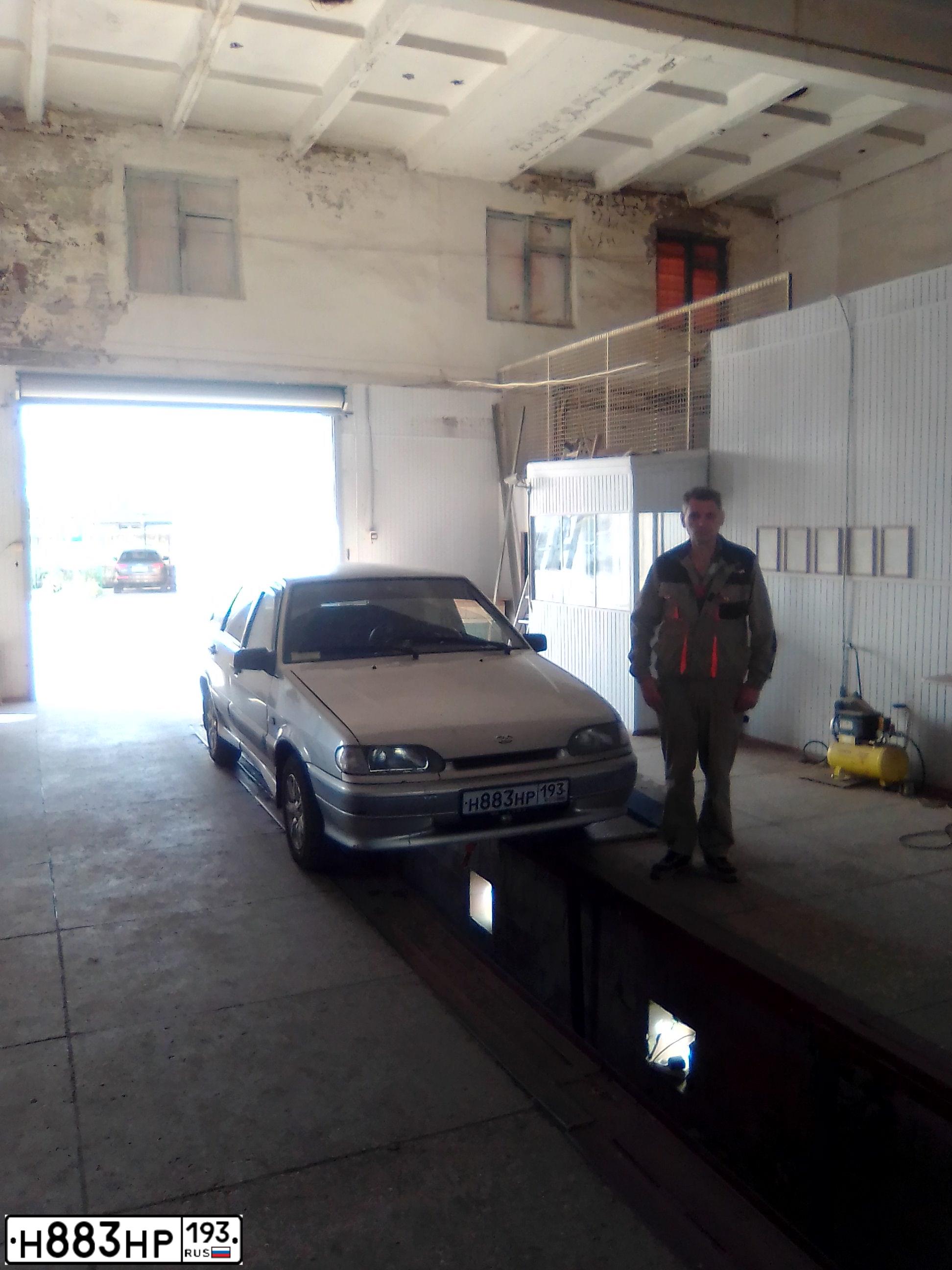 Фото автомобиля LADA 2114 SAMARA, 2004 — госномер В946ОО23. Цвет: СВЕТЛО-СЕРЕБРИСТЫЙ МЕТАЛЛ