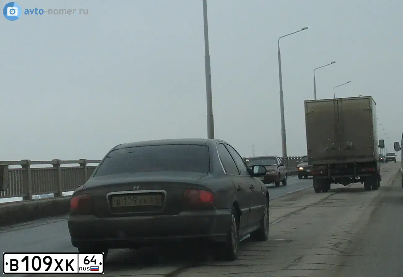 Фото автомобиля GAZ 3110 WOLGA, 2003 — госномер Т506АМ64. Цвет: ТЕМНО СЕРЫЙ