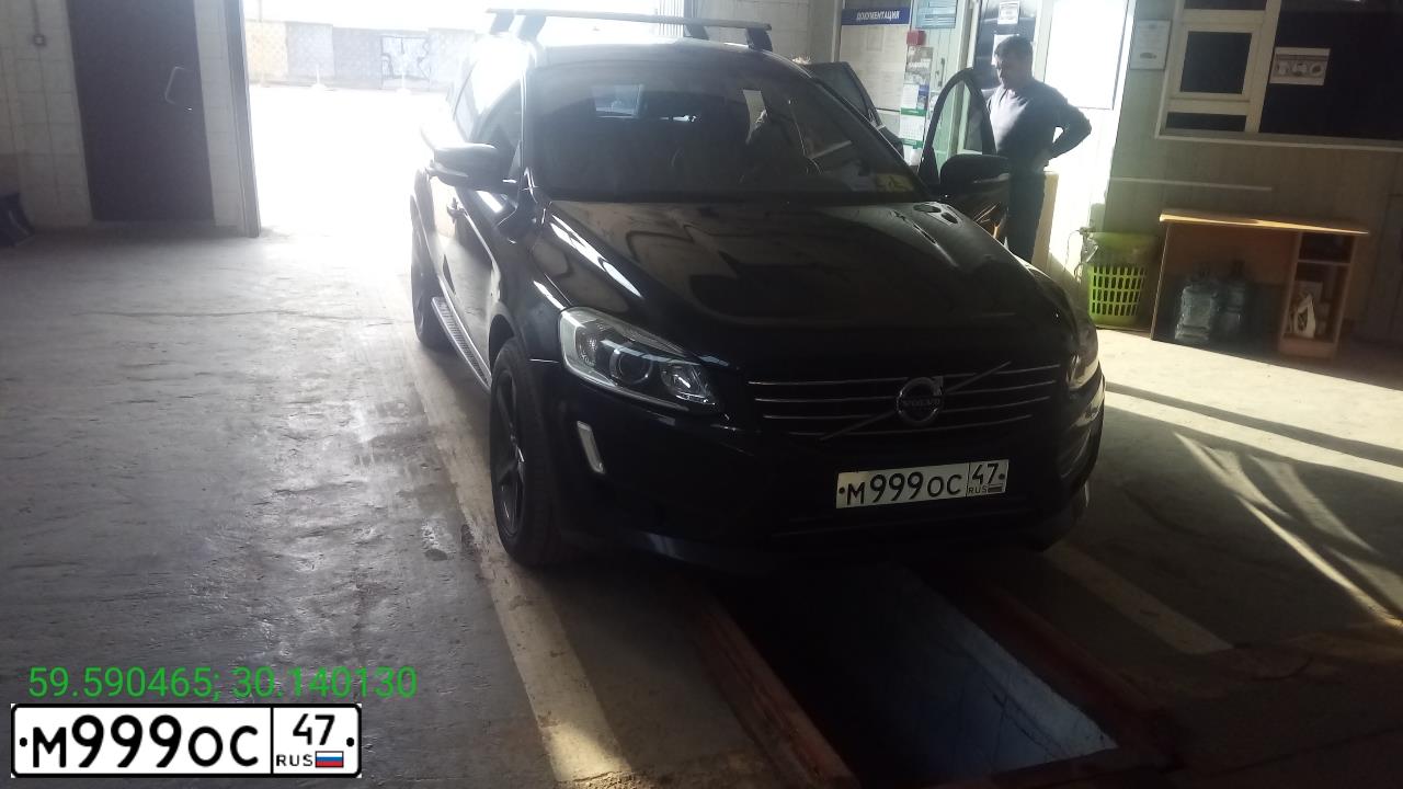 Фото автомобиля VOLVO XC60, 2010 — госномер М999ОС47. Цвет: ЧЕРНЫЙ