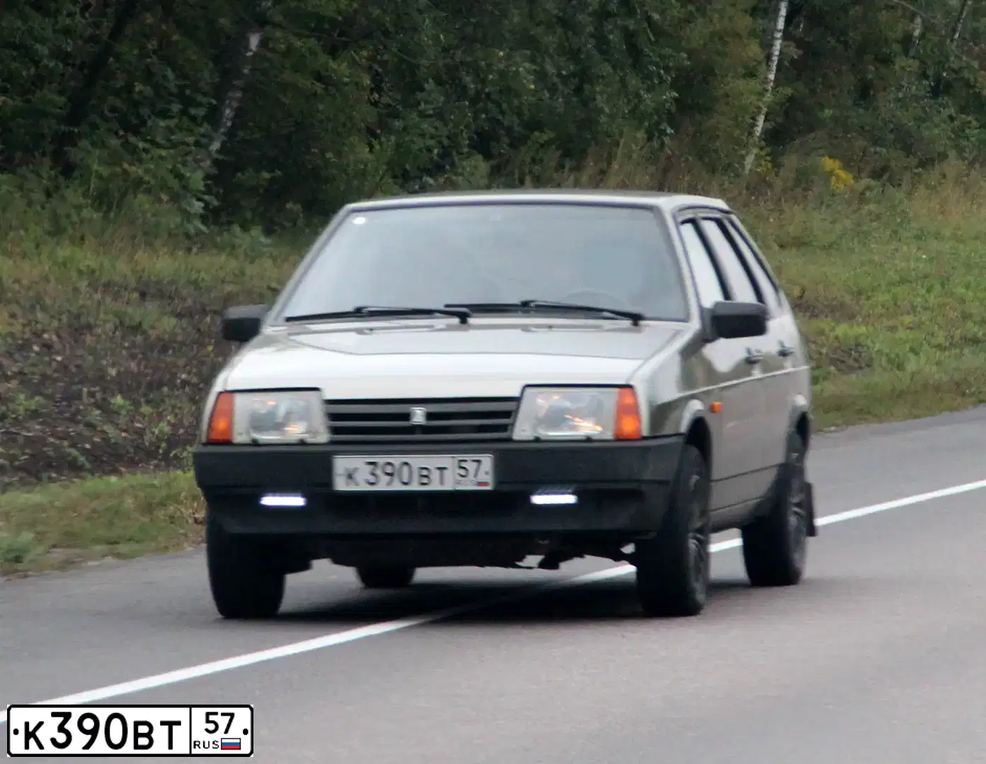 Фото автомобиля LADA 2109 SAMARA, 2001 — госномер К390ВТ57. Цвет: СЕРЕБРИСТЫЙ СЕРО-ЗЕЛЕНЫЙ