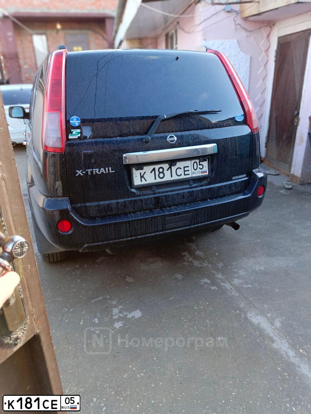Фото автомобиля NISSAN X-TRAIL, 2007 — госномер В371ЕУ35. Цвет: Серебристый