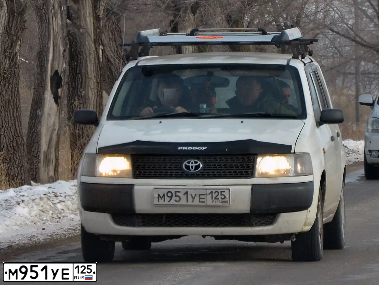 Фото автомобиля TOYOTA PROBOX, 2002 — госномер М951УЕ125