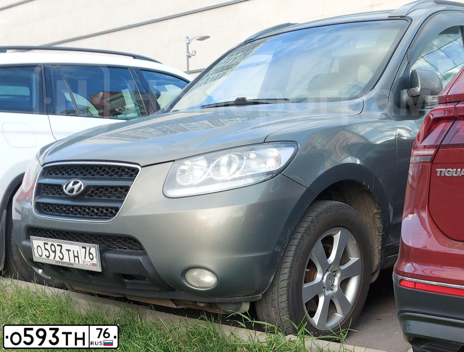 Фото автомобиля HYUNDAI SANTA FE, 2008 — госномер О593ТН76. Цвет: СЕРО-ЗЕЛЕНЫЙ
