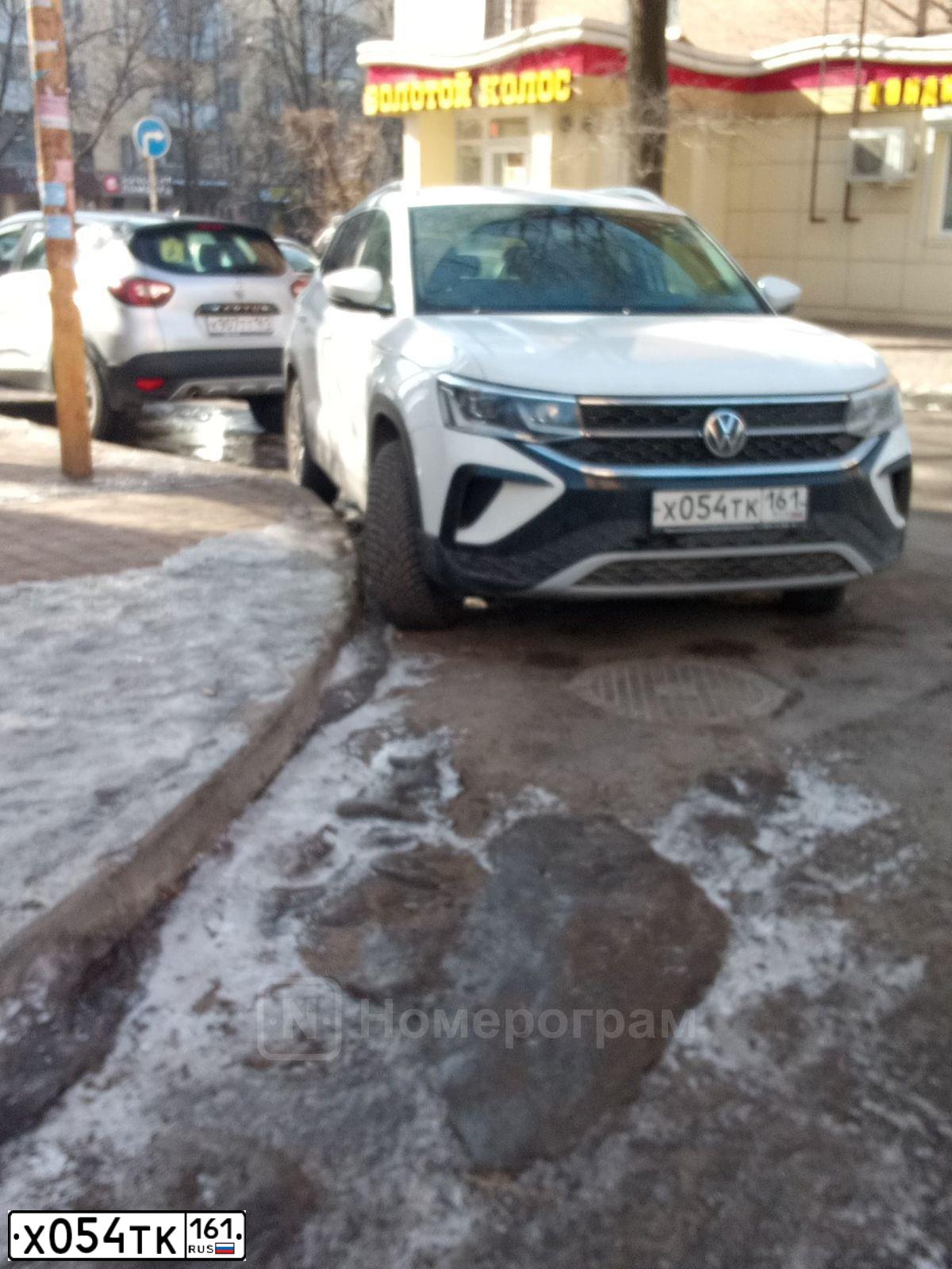 Фото автомобиля MERCEDES-BENZ A180, 2014 — госномер Х747ЕВ977