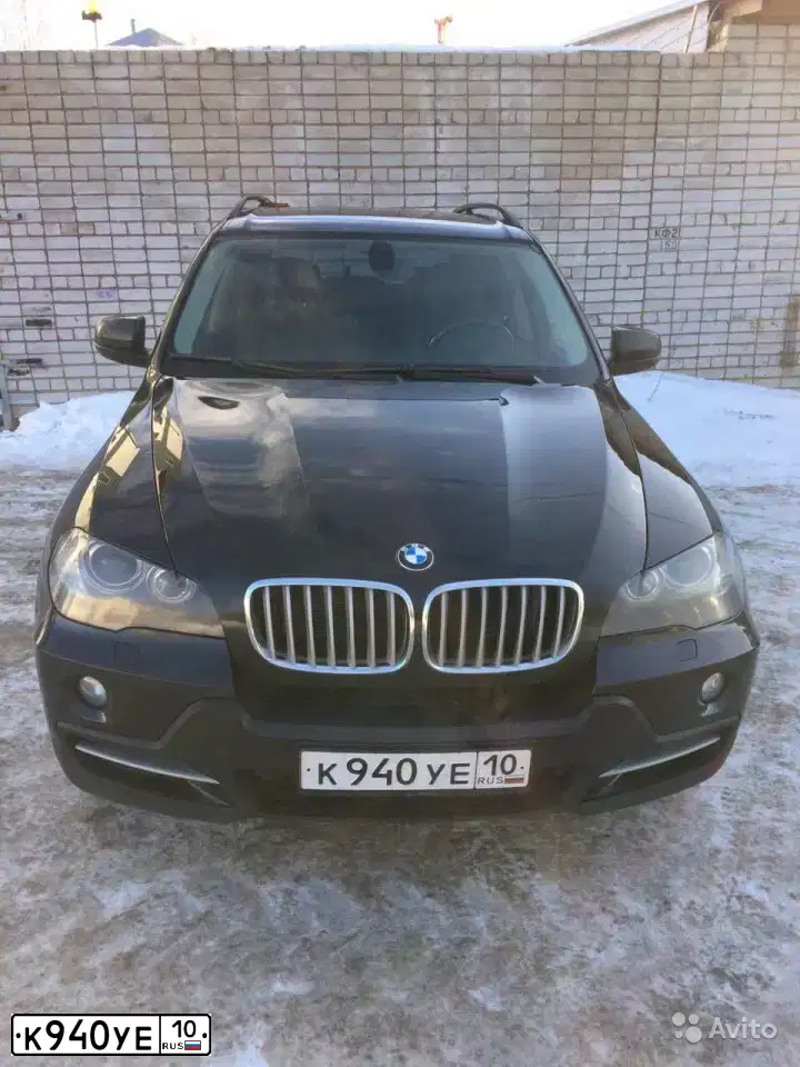 Фото автомобиля BMW X5, 2014 — госномер К940УЕ10. Цвет: БЕЛЫЙ