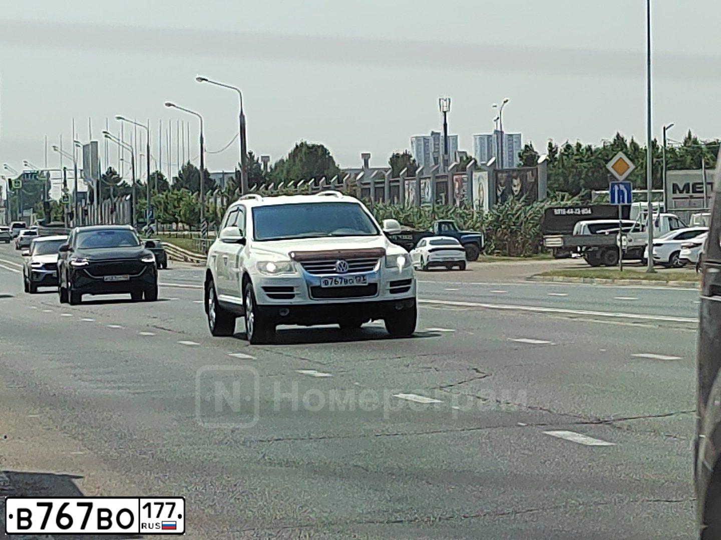 Фото автомобиля CITROEN C4, 2005 — госномер Е846РС33. Цвет: КРАСНЫЙ