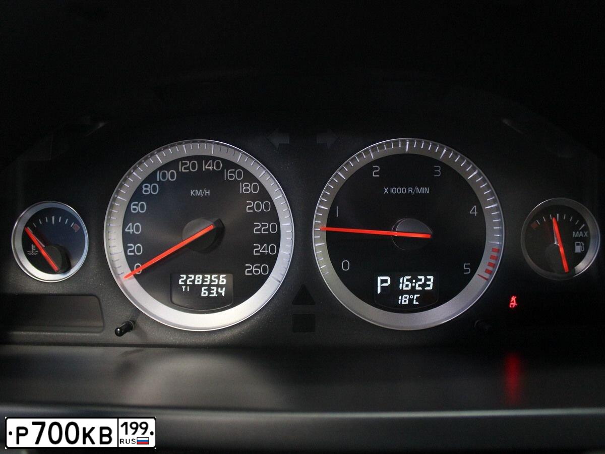 Фото автомобиля VOLVO XC90, 2013 — госномер О265АУ977