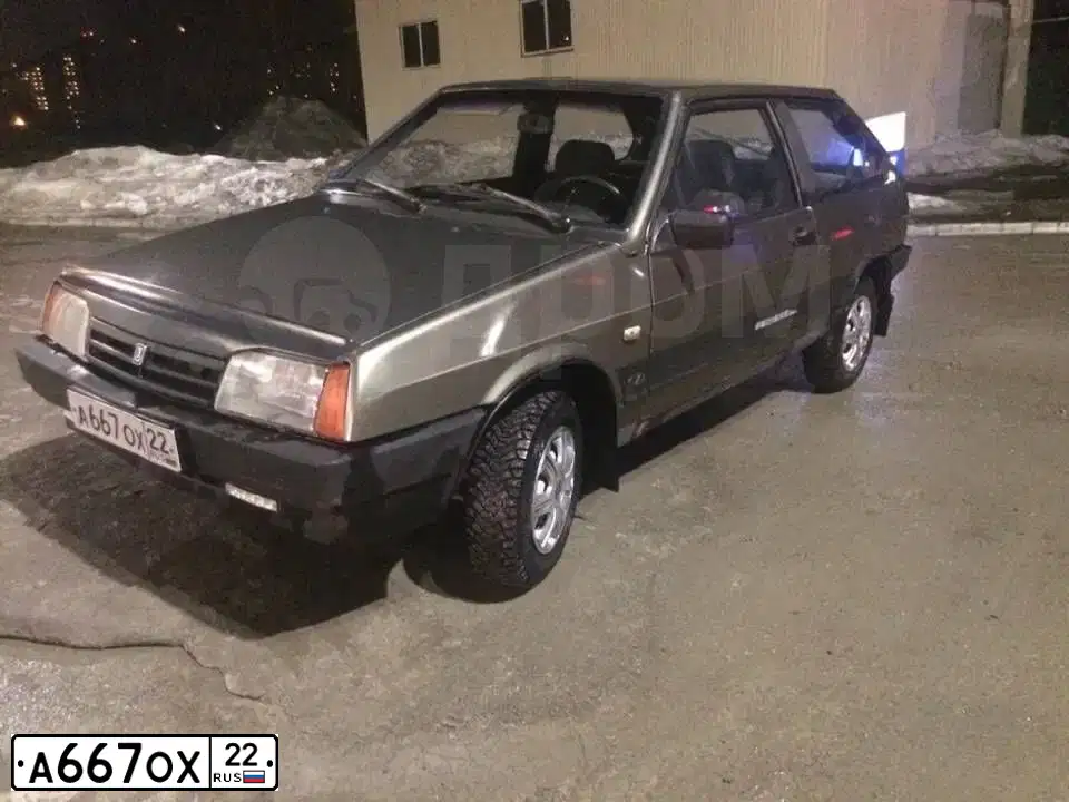 Фото автомобиля LADA 2108, 2001 — госномер Р967УО154. Цвет: СЕРЕБРИСТЫЙ СЕРО-ЗЕЛЕНЫЙ