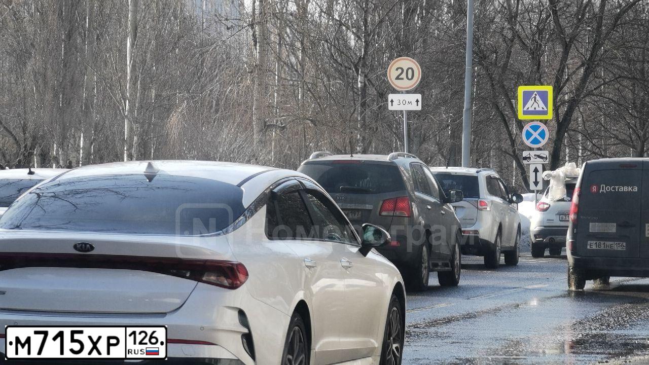 Фото автомобиля KIA K5, 2020 — госномер М715ХР126. Цвет: Белый