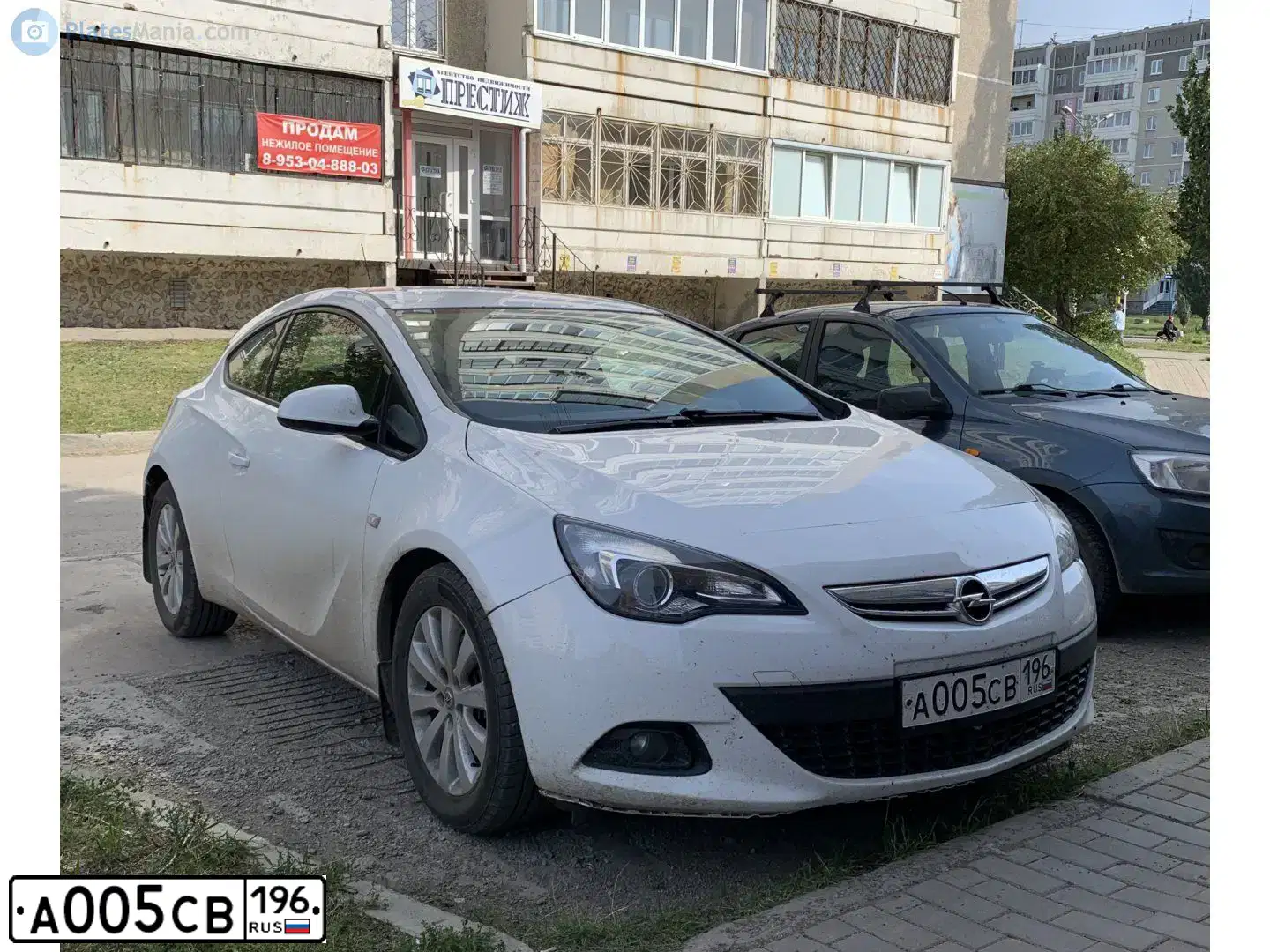 Фото автомобиля HINO 300-SERIE, 2013 — госномер К538АН196. Цвет: БЕЛЫЙ