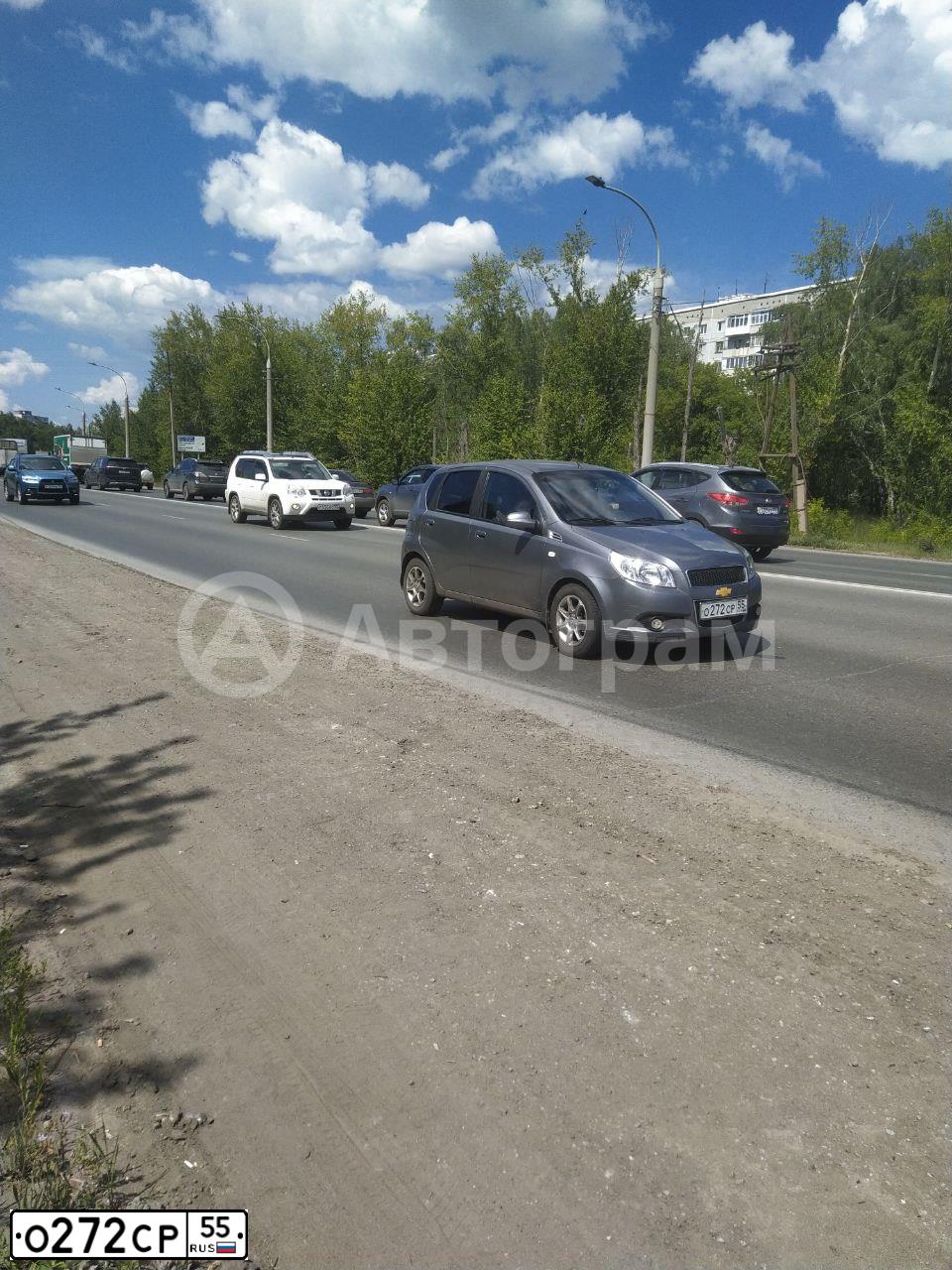 Фото автомобиля CHEVROLET AVEO, 2008 — госномер О272СР55. Цвет: СЕРЫЙ