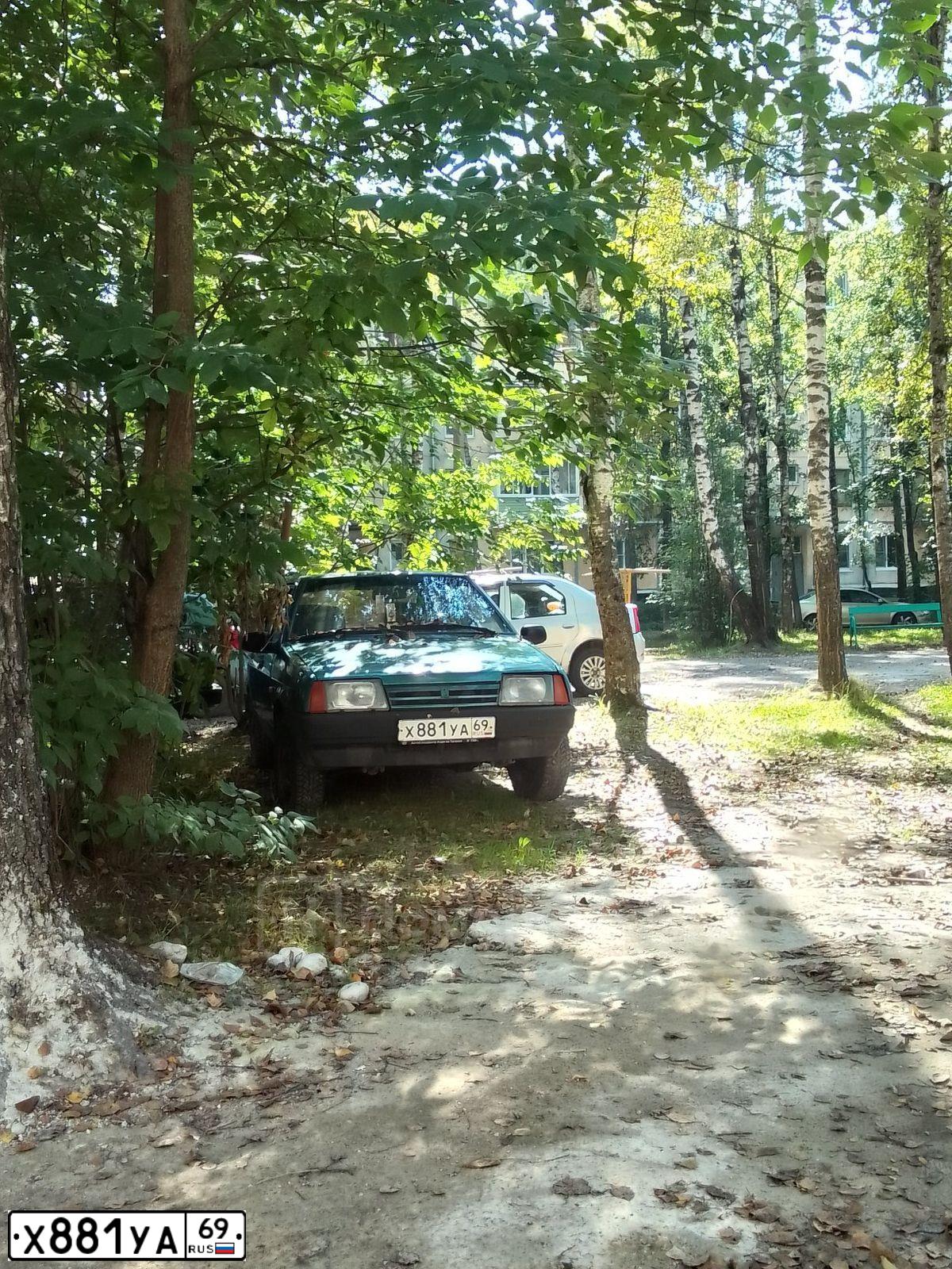 Фото автомобиля LADA 2109 SAMARA, 1997 — госномер А060УЕ77. Цвет: ЗЕЛЕНЫЙ
