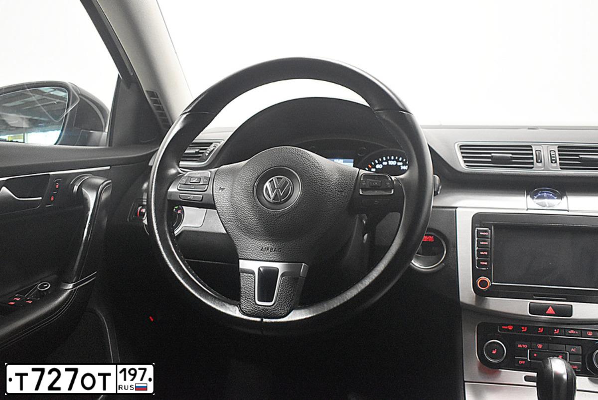 Фото автомобиля VOLKSWAGEN PASSAT, 2011 — госномер Т727ОТ197. Цвет: ЧЕРНО-СЕРЫЙ