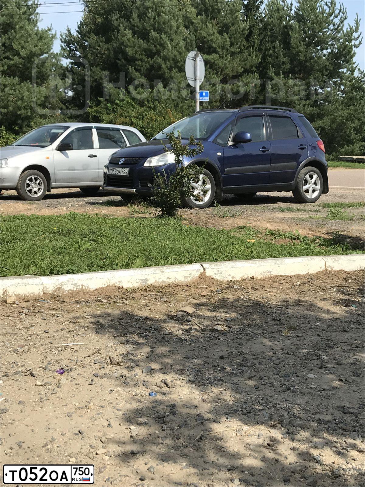 Фото автомобиля SUZUKI SX 4, 2007 — госномер Т052ОА750. Цвет: синий
