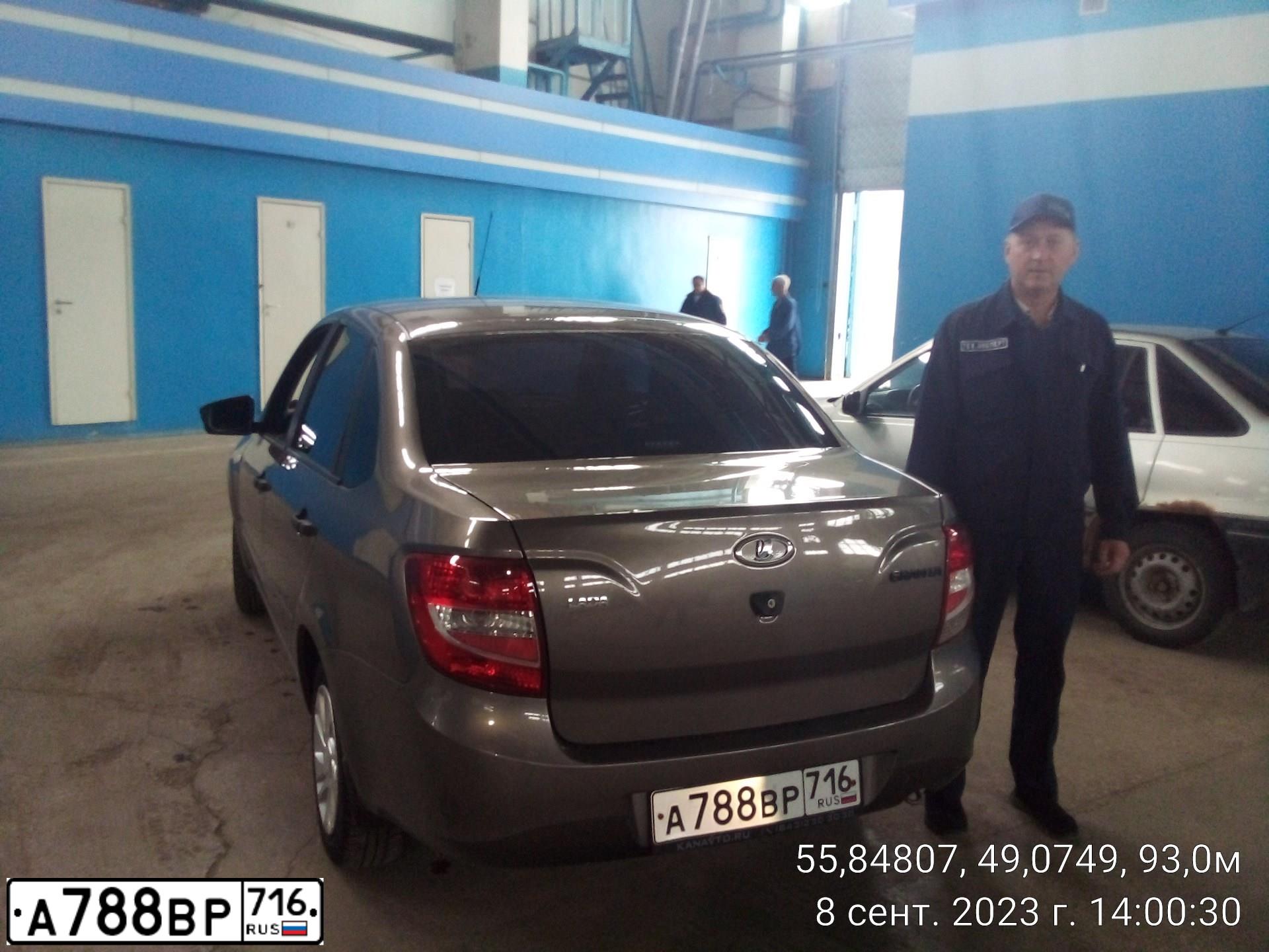 Фото автомобиля LADA 2190 GRANTA, 2017 — госномер А788ВР716. Цвет: Золотисто-коричневый