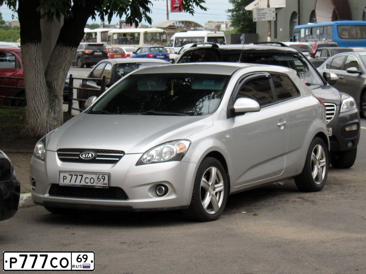 Фото автомобиля FORD S-MAX, 2008 — госномер К002НХ67. Цвет: БЕЖЕВЫЙ