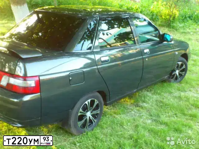 Фото автомобиля LADA 2110, 2006 — госномер В330МТ01. Цвет: ЗОЛОТИСТО-ТЕМНО-ЗЕЛЕНЫЙ