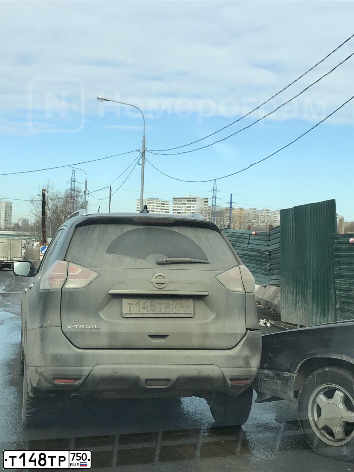 Фото автомобиля NISSAN X-TRAIL, 2018 — госномер М219АЕ977. Цвет: ОЛИВКОВЫЙ