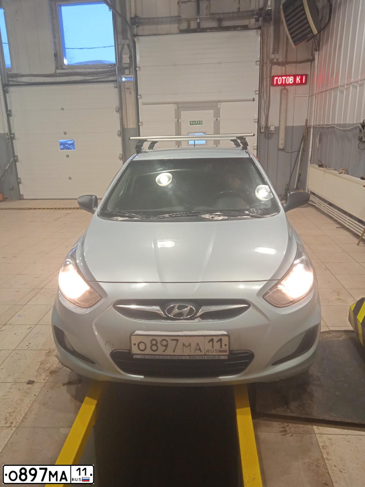 Фото автомобиля HYUNDAI SOLARIS, 2012 — госномер О897МА11. Цвет: Серо-голубой