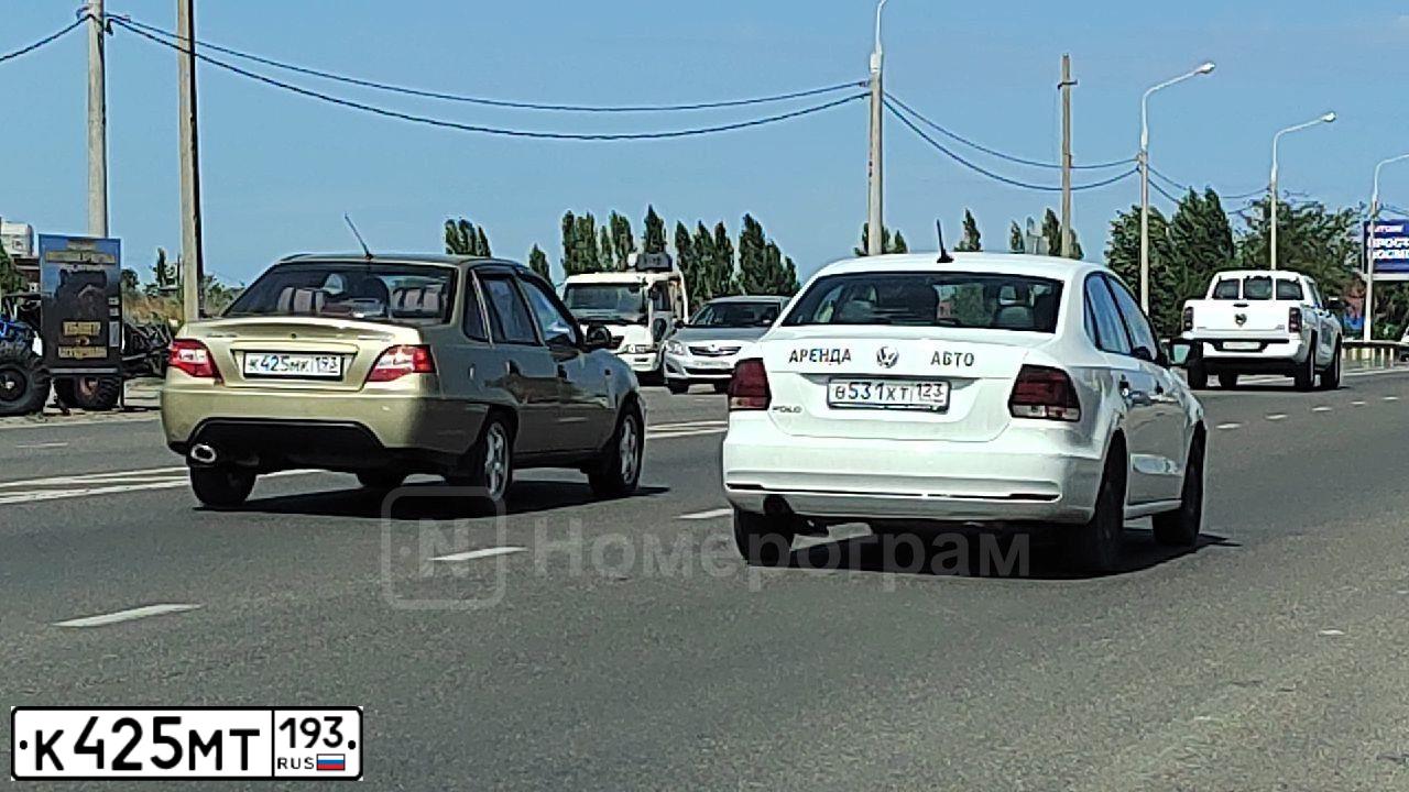 Фото автомобиля LADA 2102, 1984 — госномер К425МТ193. Цвет: голубой