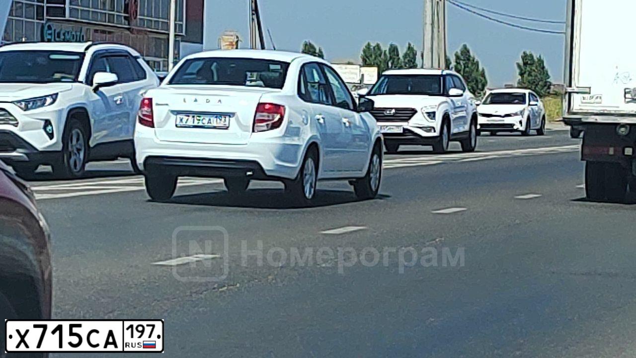 Фото автомобиля TOYOTA CAMRY, 2011 — госномер Х715СА197. Цвет: ЧЕРНЫЙ МЕТАЛЛИК