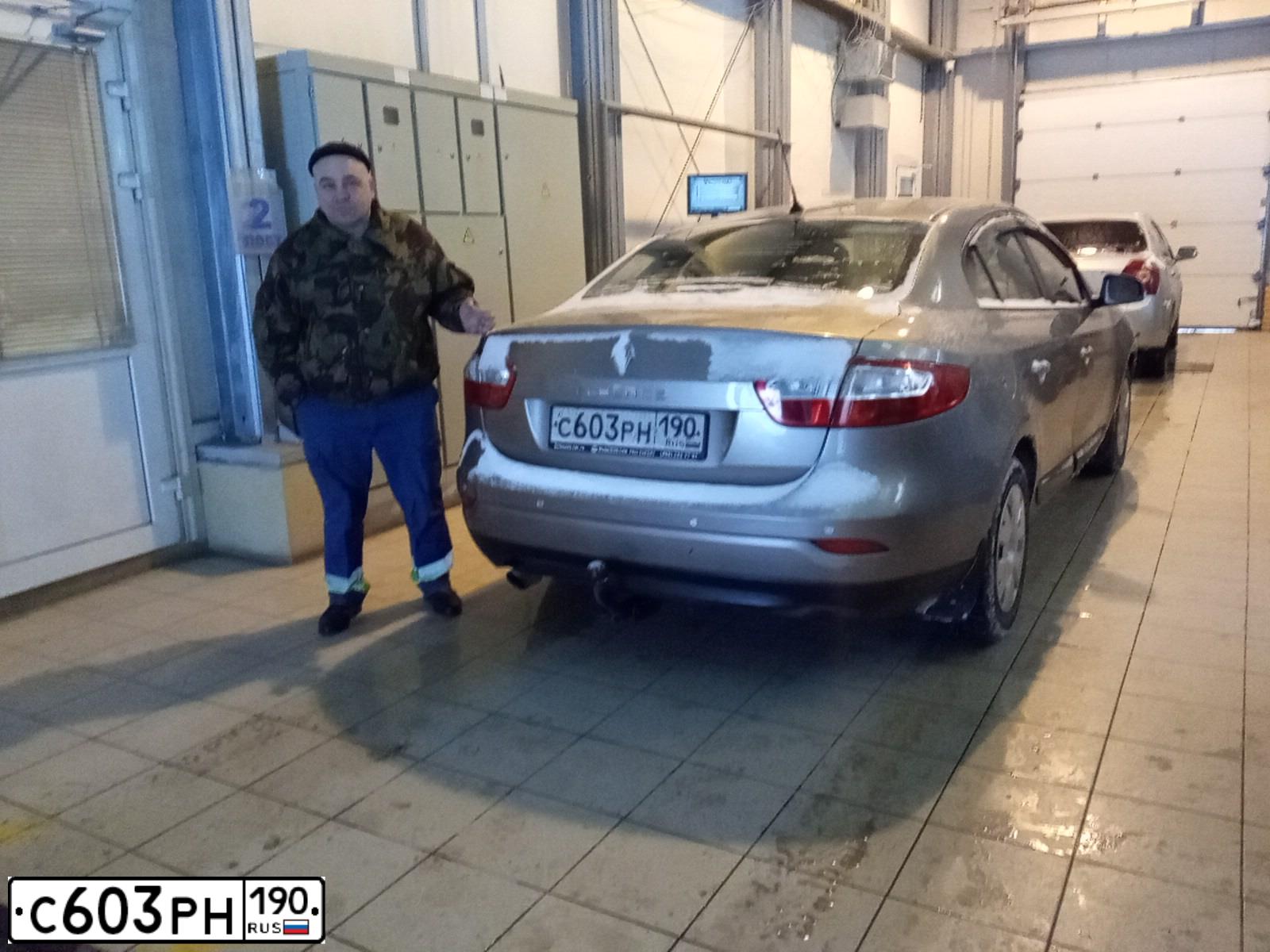 Фото автомобиля RENAULT FLUENCE, 2011 — госномер Е346ОК790. Цвет: БЕЖЕВЫЙ