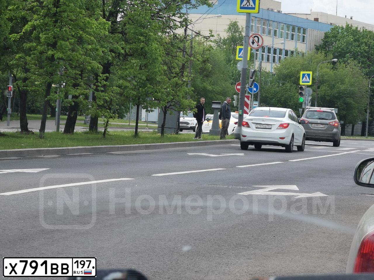 Фото автомобиля HYUNDAI SOLARIS, 2013 — госномер Х791ВВ197. Цвет: БЕЛЫЙ
