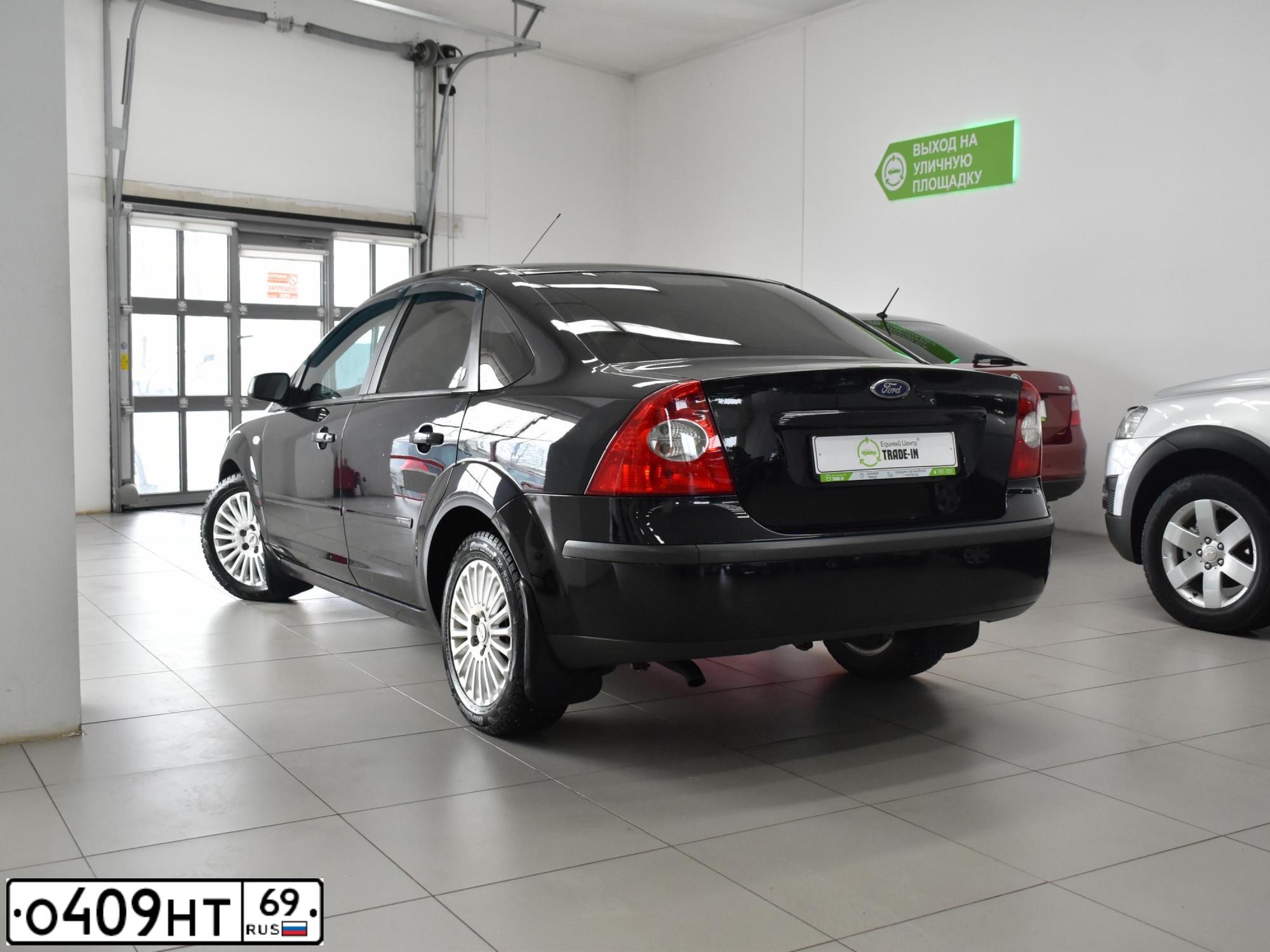 Фото автомобиля FORD FOCUS, 2005 — госномер Р794ОС790. Цвет: ЧЕРНЫЙ