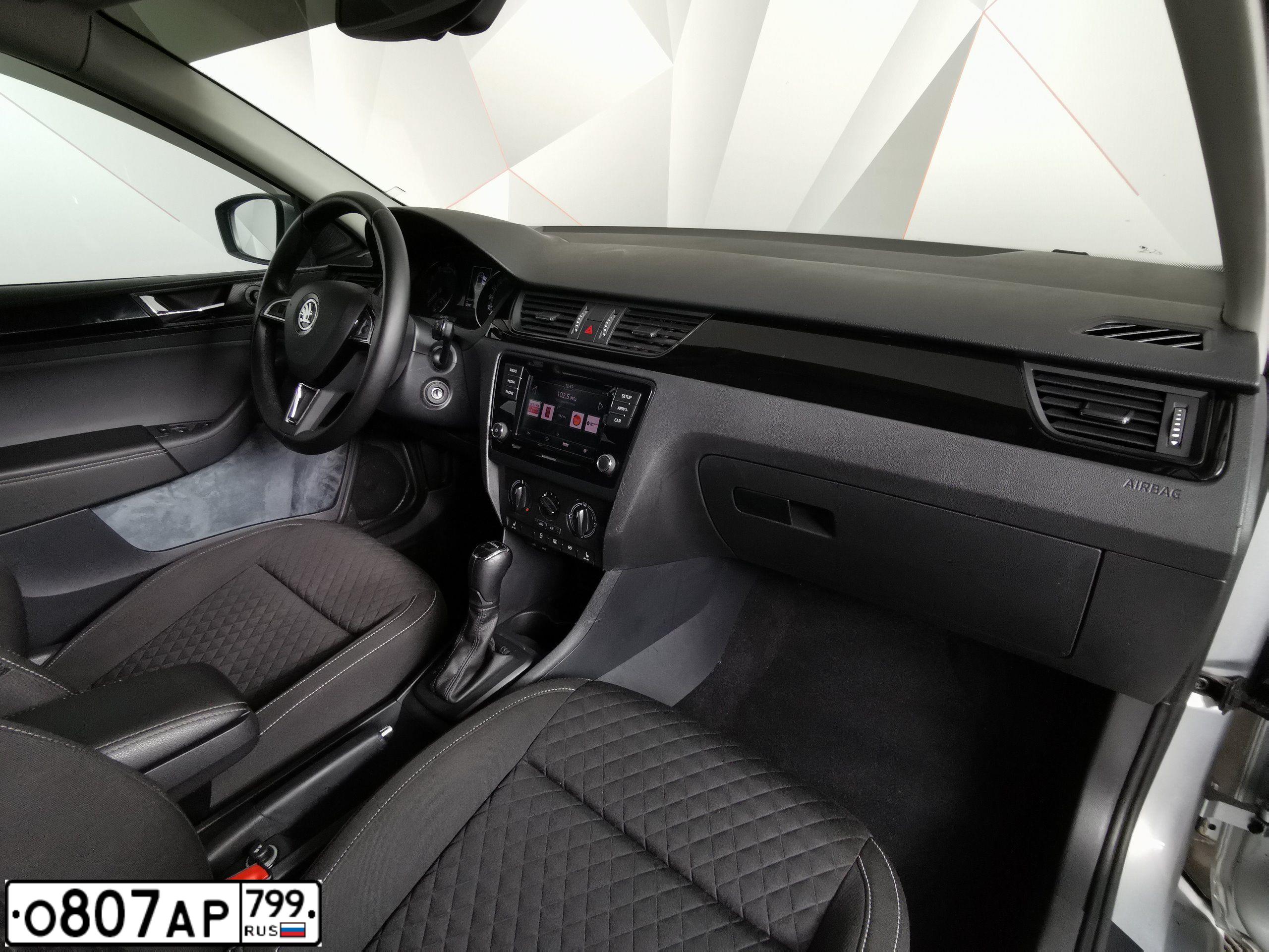 Фото автомобиля SKODA RAPID, 2017 — госномер Е817ВМ62. Цвет: Серебристый