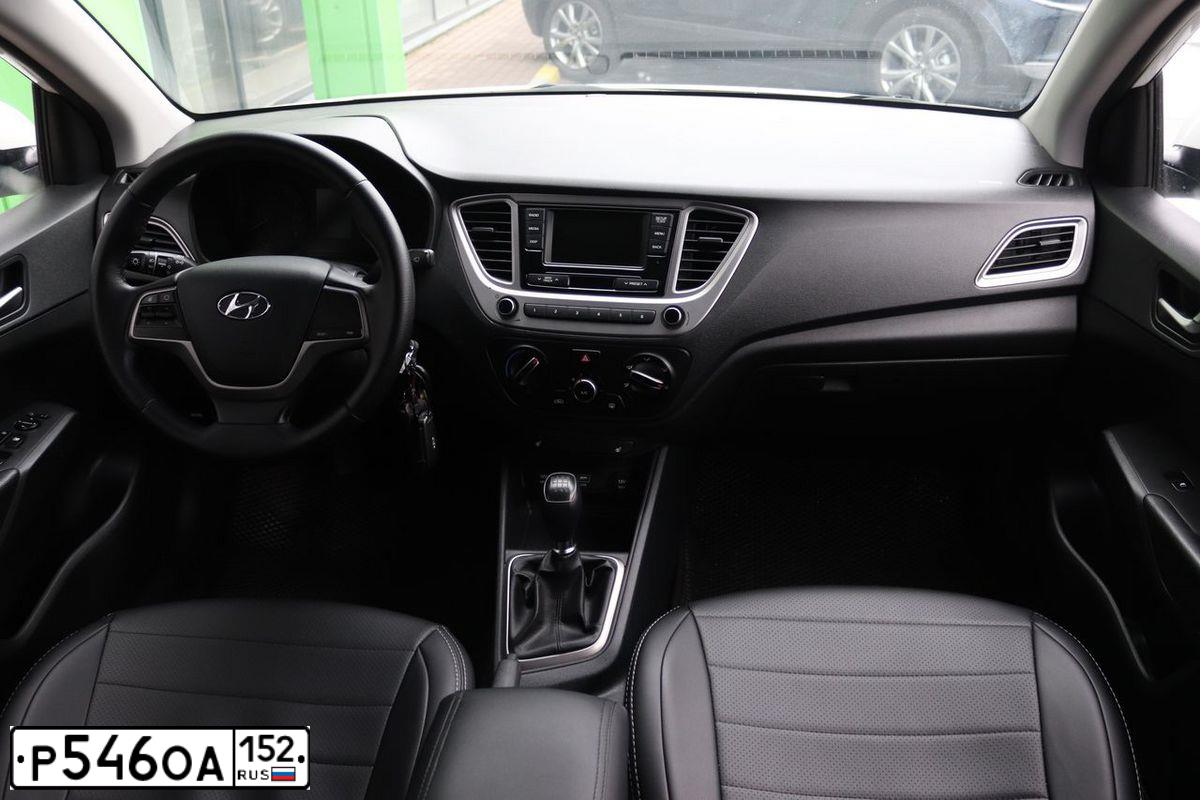 Фото автомобиля HYUNDAI SOLARIS, 2019 — госномер Р546ОА152. Цвет: БЕЛЫЙ