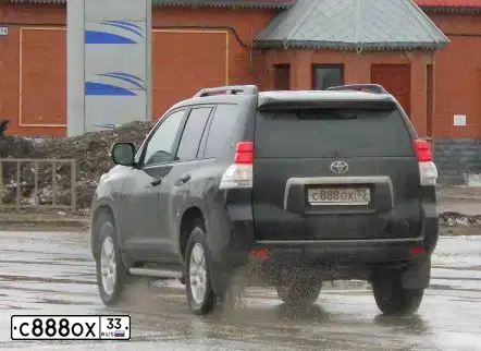 Фото автомобиля MITSUBISHI OUTLANDER, 2008 — госномер С888ОХ33. Цвет: Серый