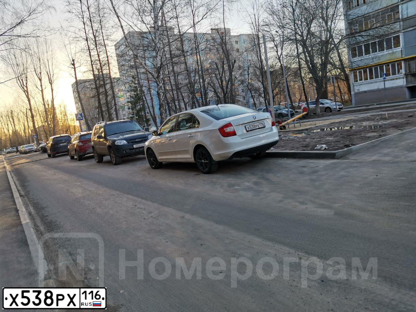 Фото автомобиля SKODA RAPID, 2016 — госномер Х538РХ116. Цвет: Белый
