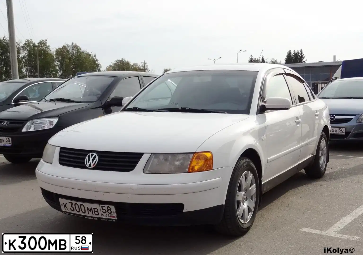 Фото автомобиля KIA CEE'D, 2009 — госномер К300МВ58. Цвет: Белый