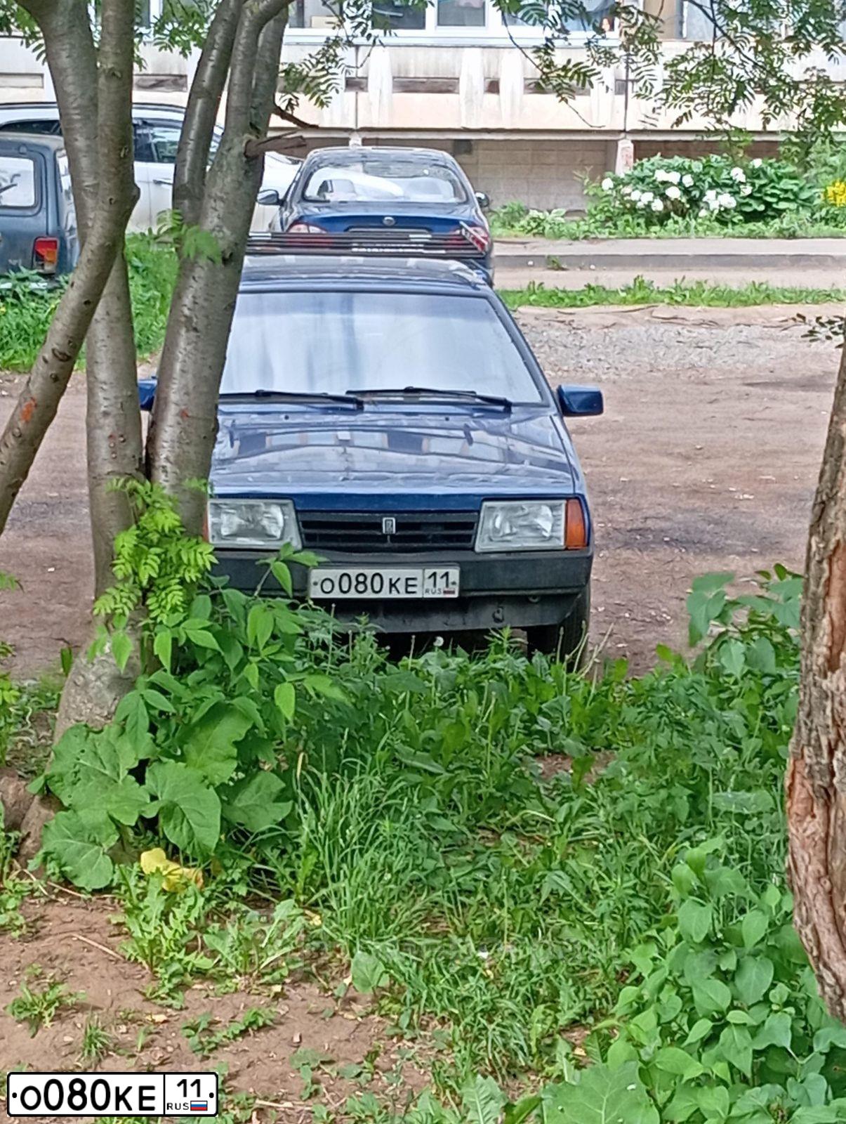 Фото автомобиля LADA 2109 SAMARA, 2003 — госномер О080КЕ11. Цвет: СЕРЕБРИСТЫЙ ЯРКО-СИНИЙ