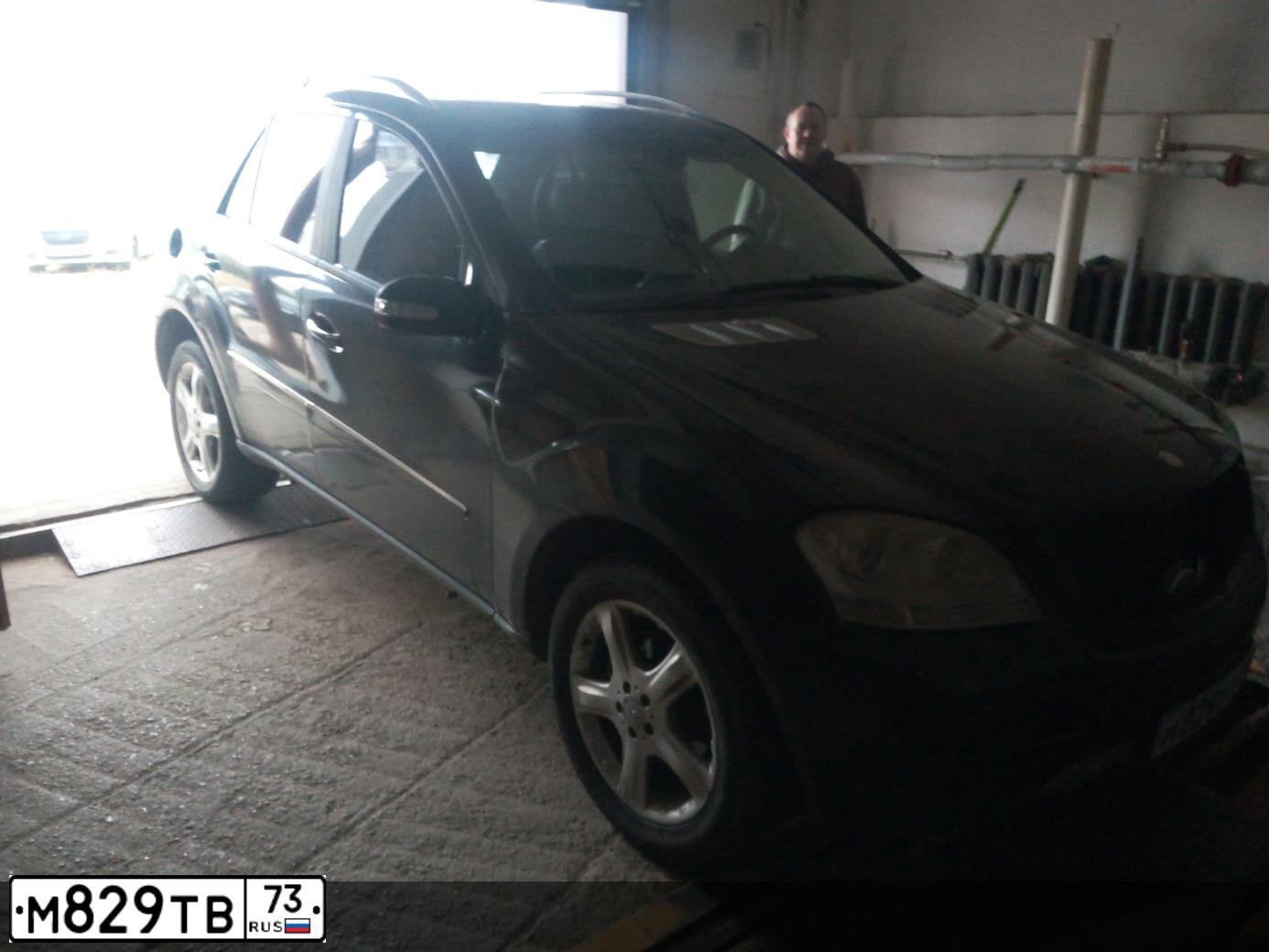 Фото автомобиля MERCEDES M-KLASSE, 2006 — госномер О647АХ71. Цвет: ЧЕРНЫЙ