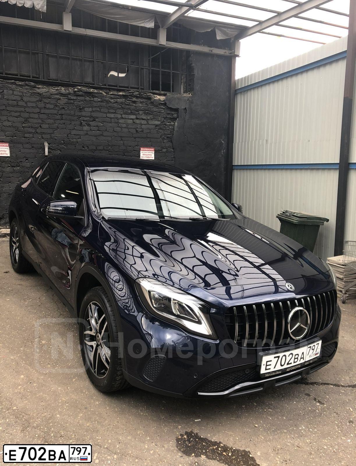 Фото автомобиля MERCEDES GLA-KLASSE, 2017 — госномер Е702ВА797. Цвет: синий