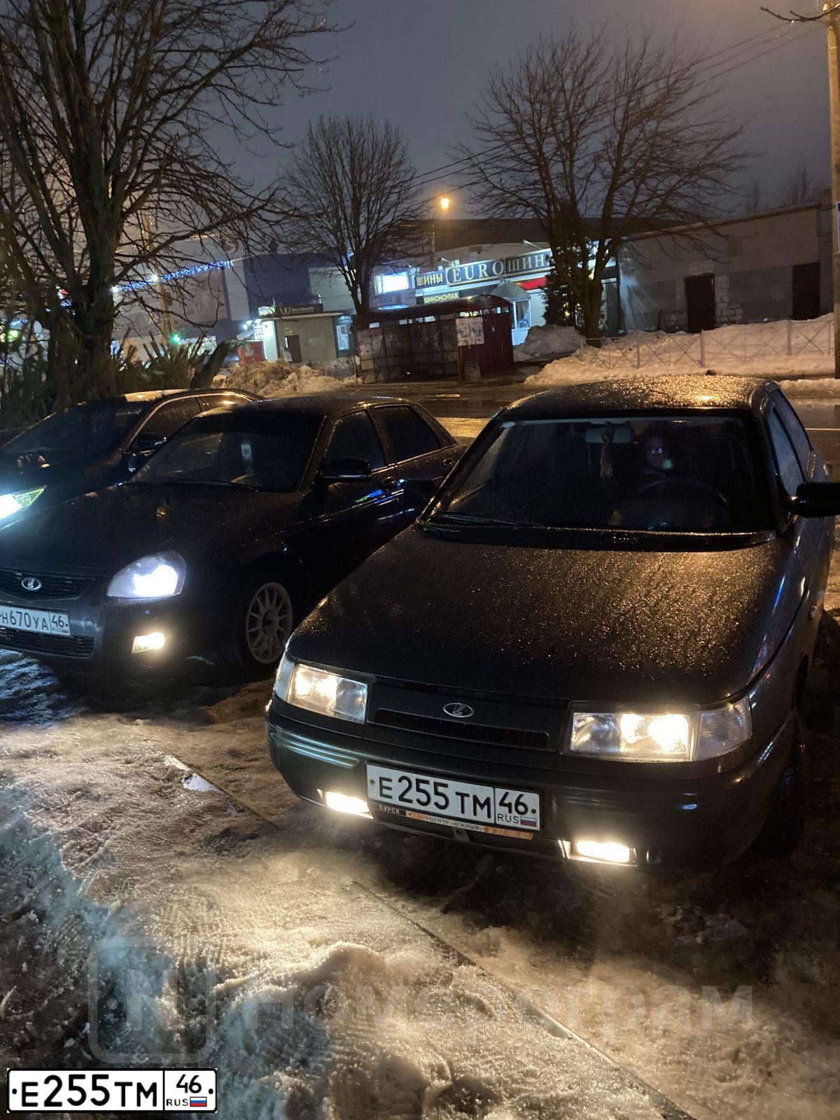 Фото автомобиля LADA 2110, 2004 — госномер Е255ТМ46. Цвет: ЗОЛОТИСТЫЙ ТЕМНО-ЗЕЛЕНЫЙ