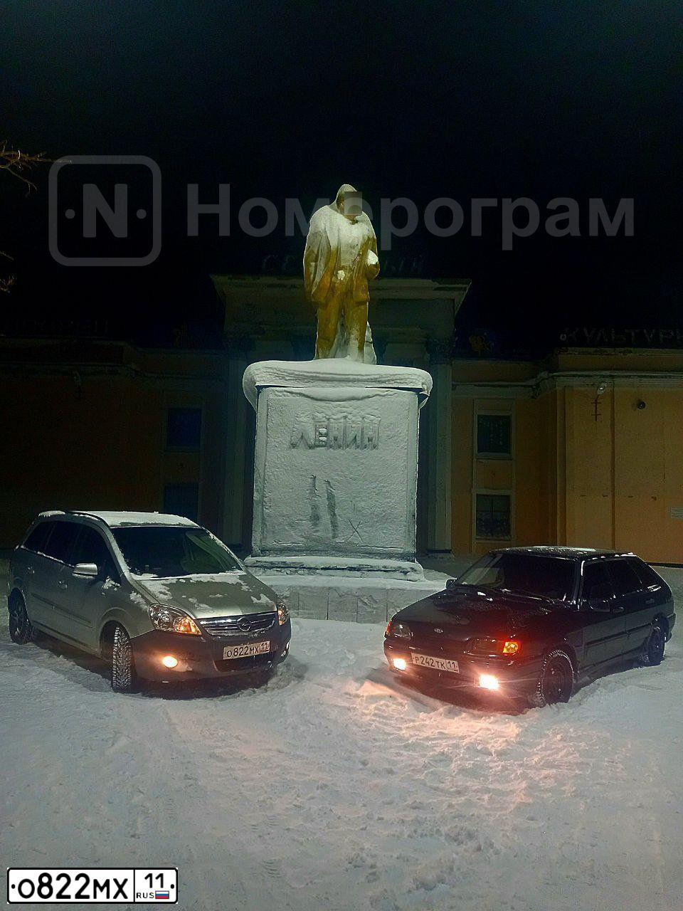 Фото автомобиля OPEL ZAFIRA, 2008 — госномер О822МХ11. Цвет: СЕРЕБРИСТЫЙ