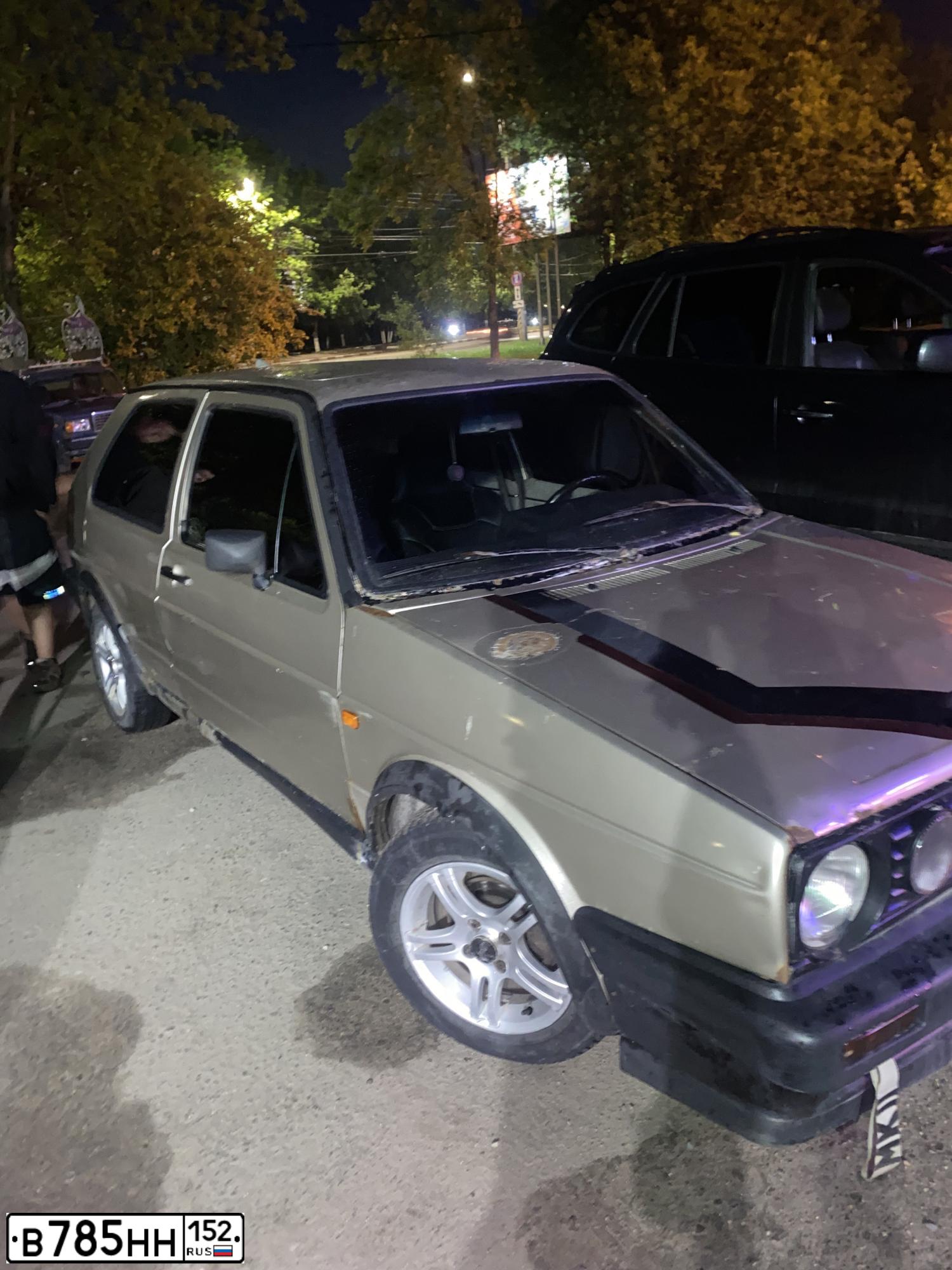 Фото автомобиля VOLKSWAGEN GOLF, 1986 — госномер В785НН152. Цвет: СВЕТЛО-БЕЖЕВЫЙ