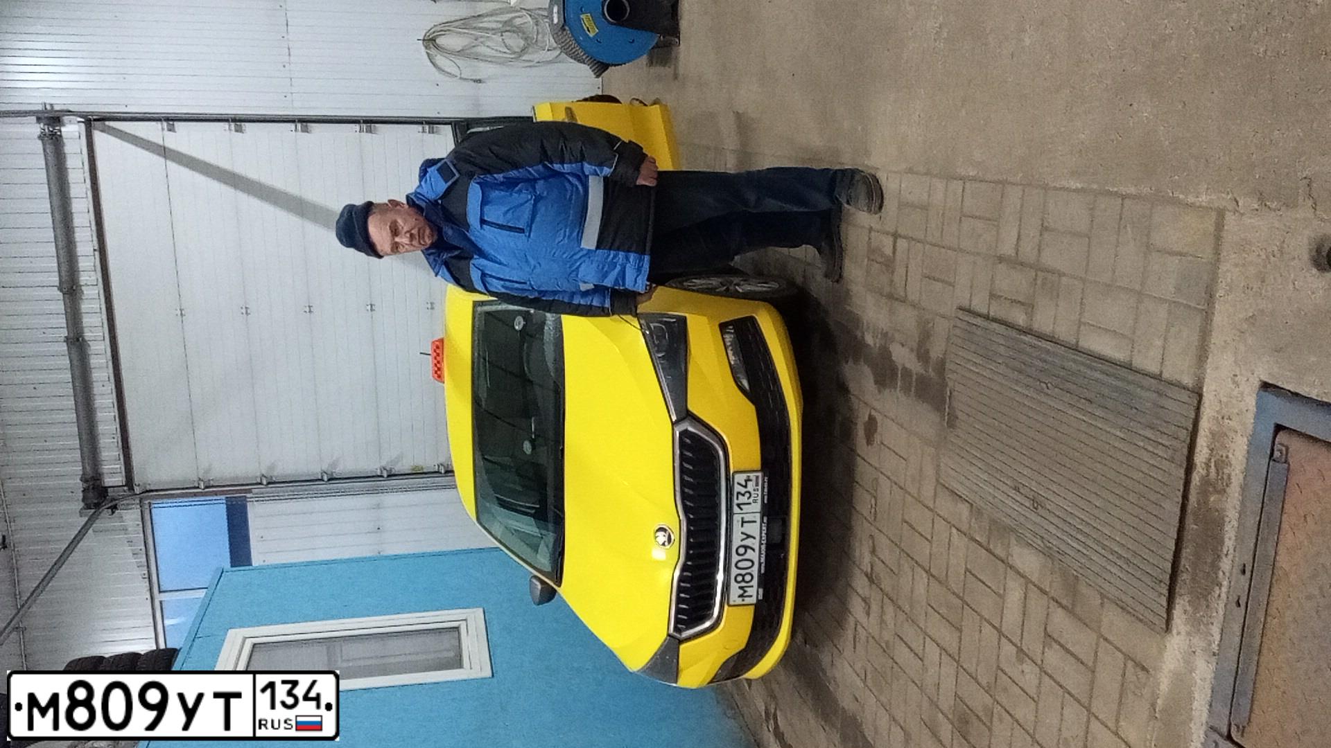 Фото автомобиля SKODA RAPID, 2021 — госномер М905АМ62. Цвет: Коричневый