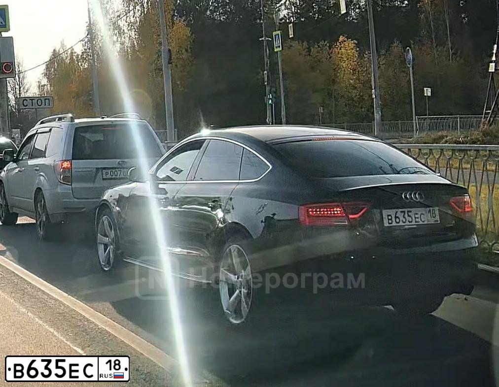 Фото автомобиля AUDI A5, 2011 — госномер В635ЕС18. Цвет: ЧЕРНЫЙ