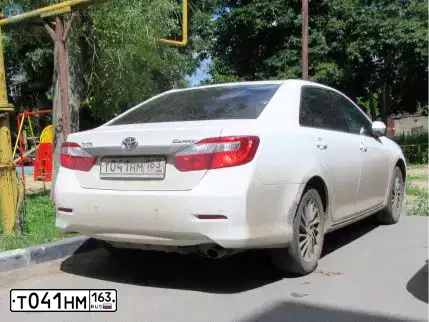 Фото автомобиля TOYOTA CAMRY, 2013 — госномер Т041НМ163. Цвет: БЕЛЫЙ